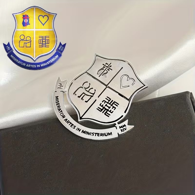 Broche com logotipo personaliz - Men Accessories Logo avaliação e preço