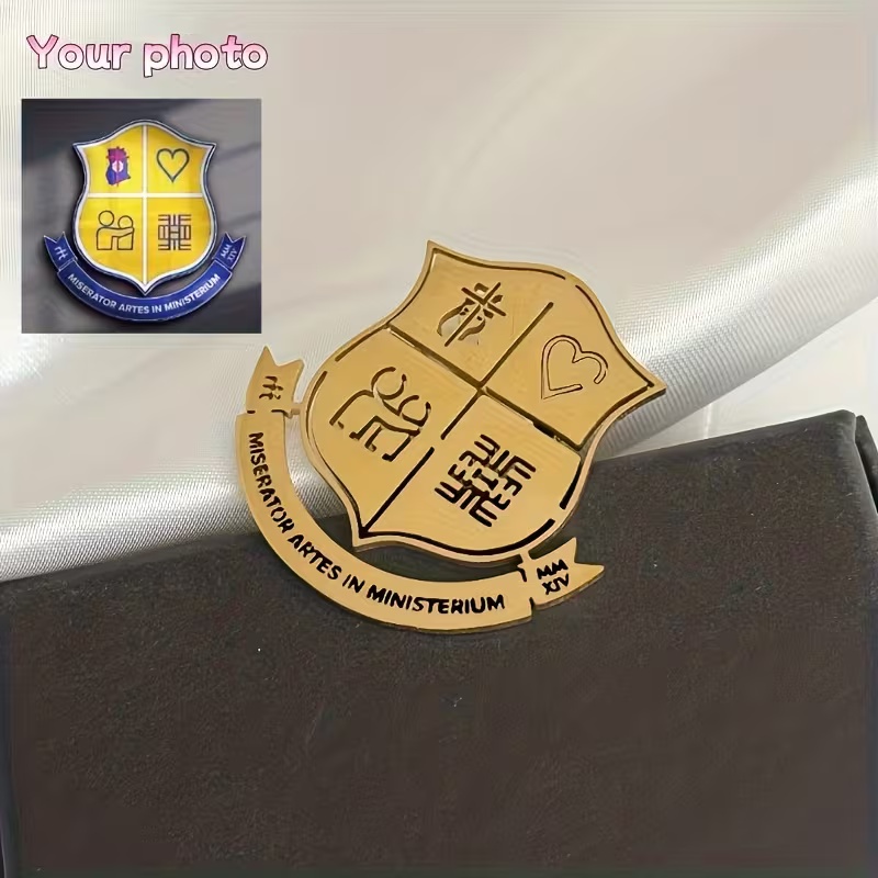 Broche com logotipo personaliz - Men Accessories Logo avaliação e preço