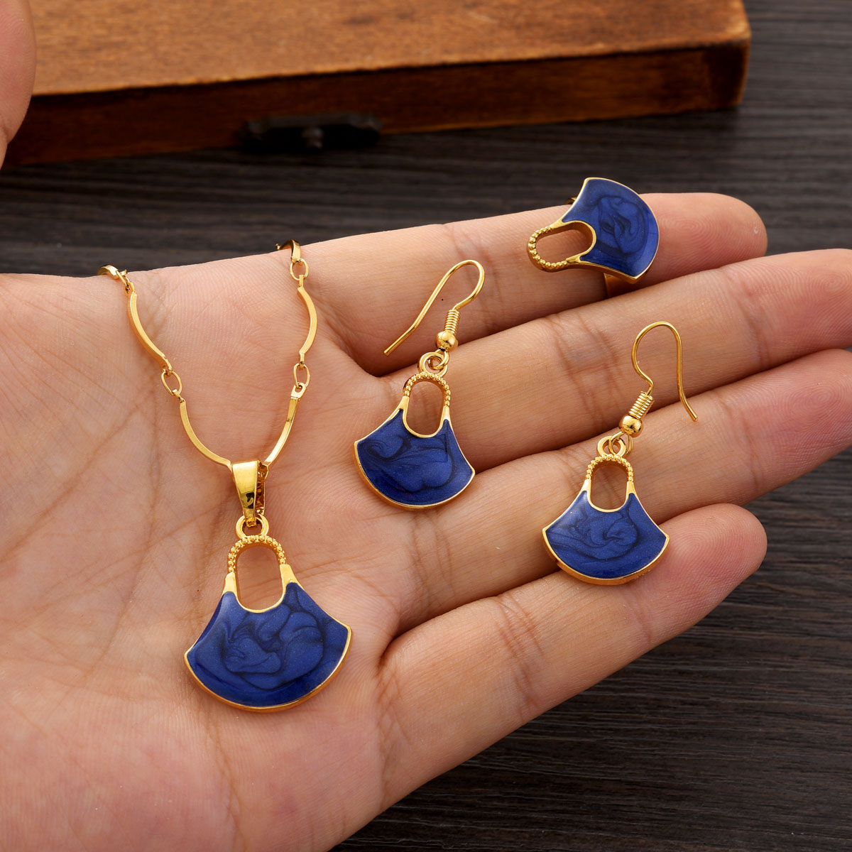 Conjunto de joias em cor doura - Men Accessories India avaliação e preço